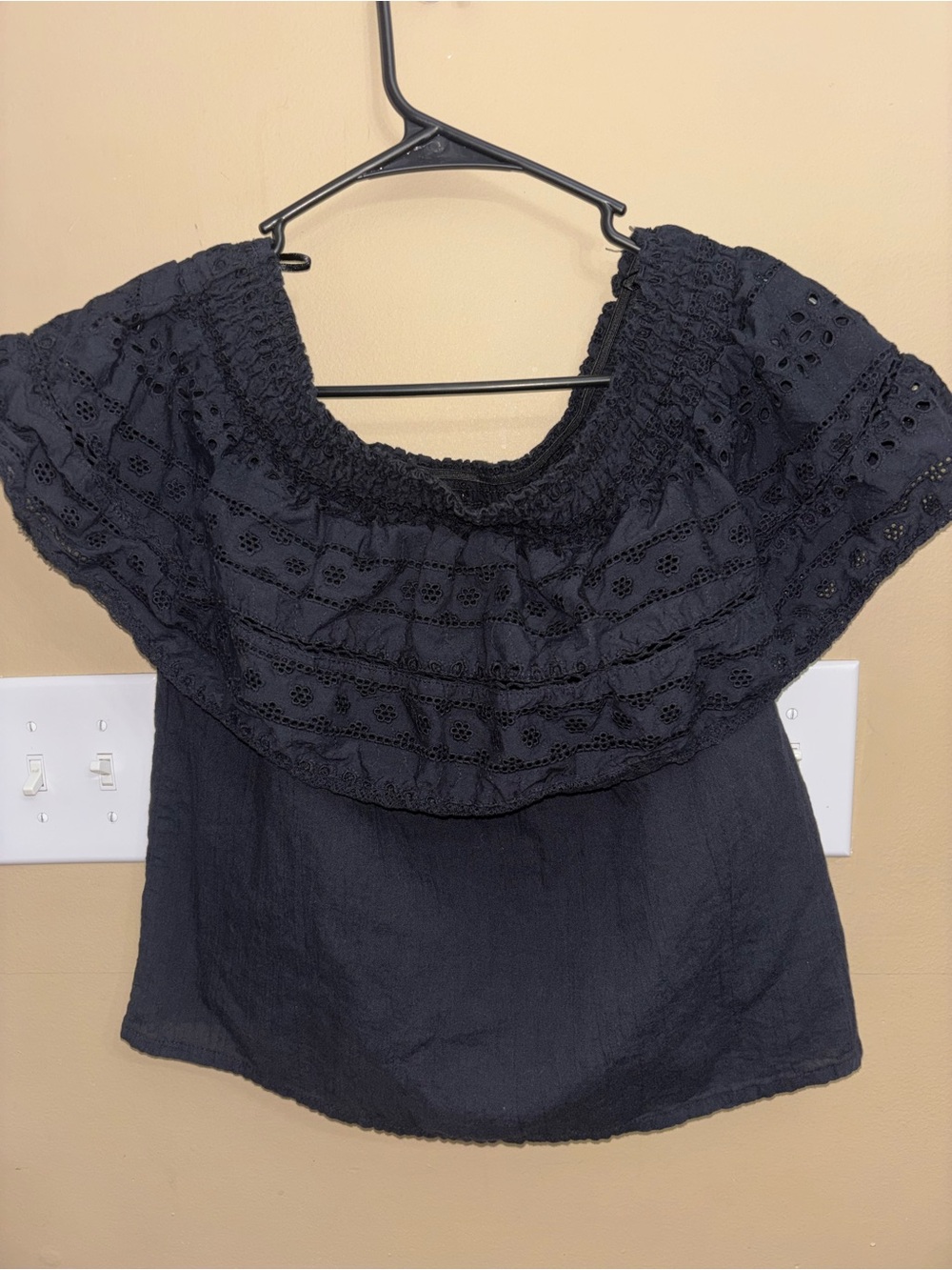 Sofia Jeans by Sofia Vergara Black Eyelet Off Shoulder Top S